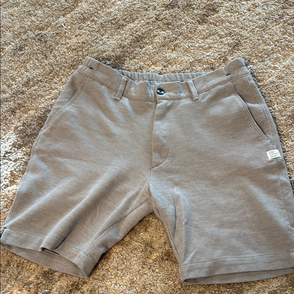 🍍Zara men flat front shorts 🍍pockets🍍15” waist🍍8” inseam🍍pockets🍍